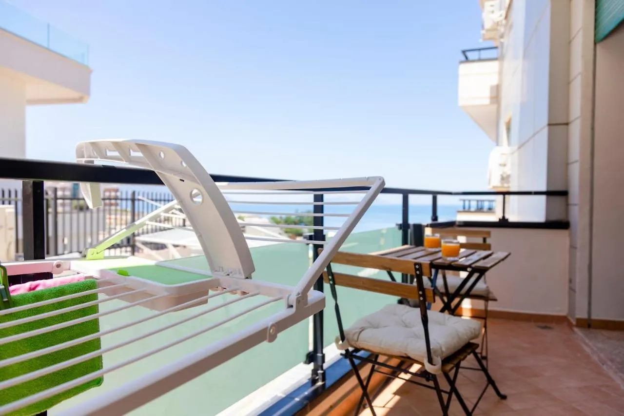 Bay Inn Apartment Sea Front فلورا 0*,